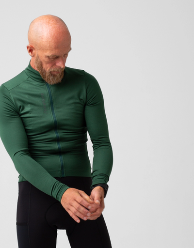 A man wearing sycamore signature thermal long sleeve jersey
