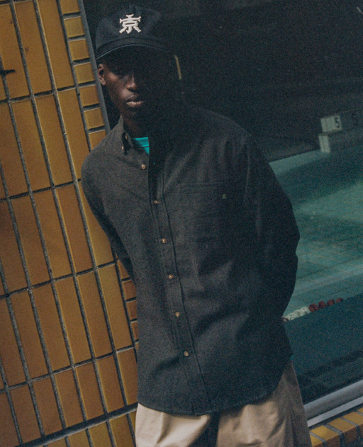 A man wearing l/s botton down collar shirt
