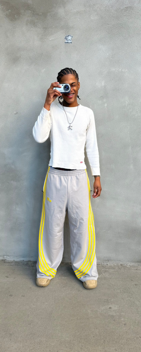 A man wearing slouchy track pant