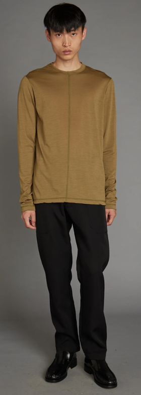A man wearing a Zambesi fracture in swam t-shirt