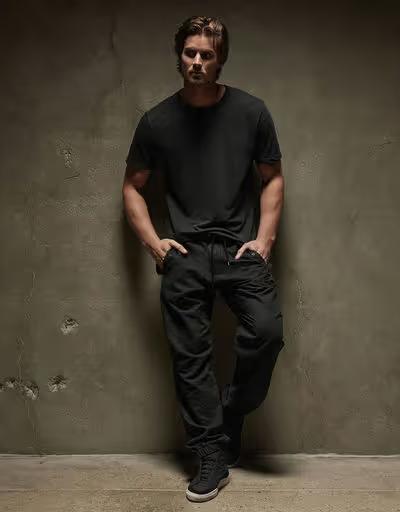 A man wearing james perse carbon pigment clear jersey crew
