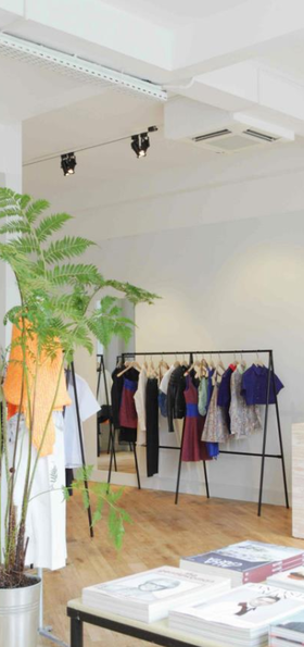 An inside image of THE BROKEN ARM PARIS store