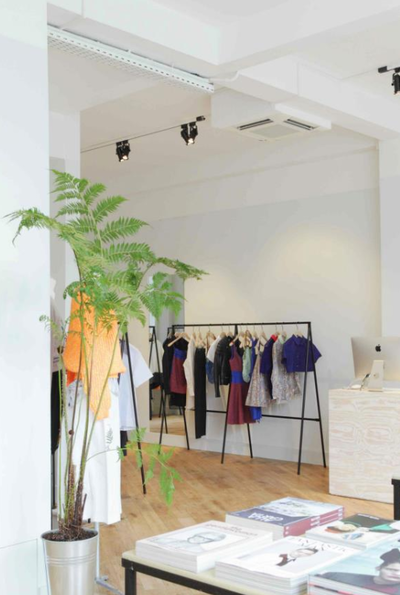 An inside image of THE BROKEN ARM PARIS store
