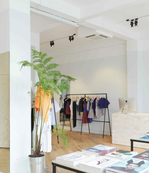 An inside image of THE BROKEN ARM PARIS store