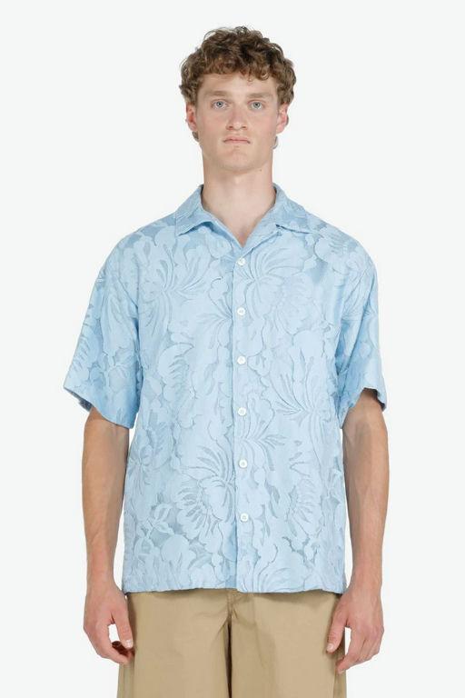 A man wearing N°21 milan floral-appliqué shirt