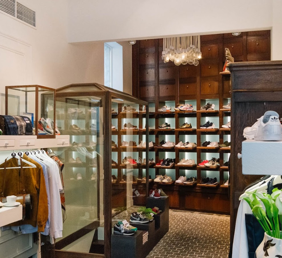 An inside image of Lockwood & Avenue Store store