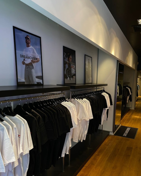 An inside image of Dreamchser store