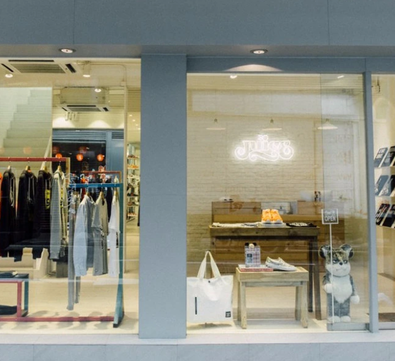 An inside image of JUICESTORE store