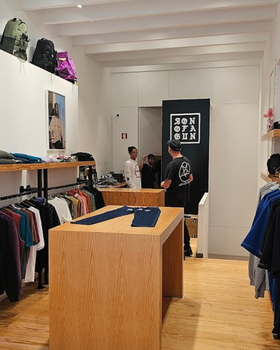 An inside image of Son of a Gun Porto store
