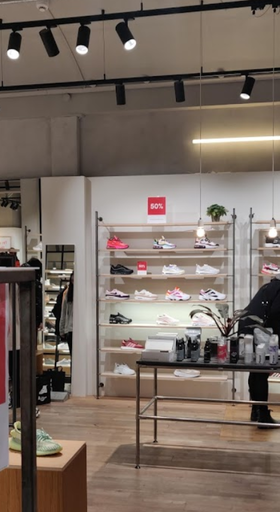 An inside image of Rezet Sneaker Store store