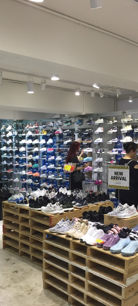 An inside image of Nabwork Sneakers Shop store