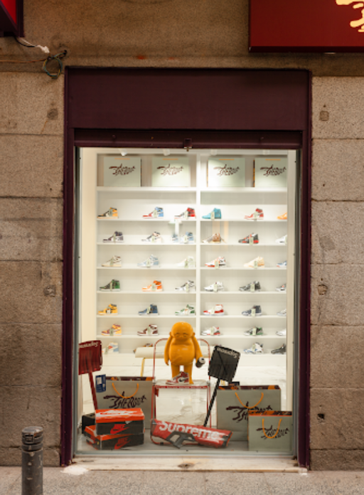 An inside image of The Root Madrid store
