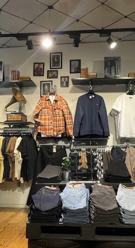 An inside image of Blue Tapper store