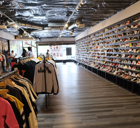 An inside image of Waves Las Vegas store