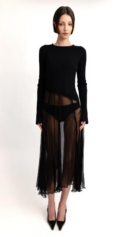 A woman wearing With Jéan julia midi dress | black