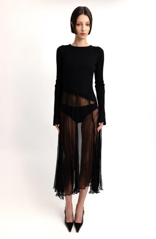 A woman wearing With Jéan julia midi dress | black