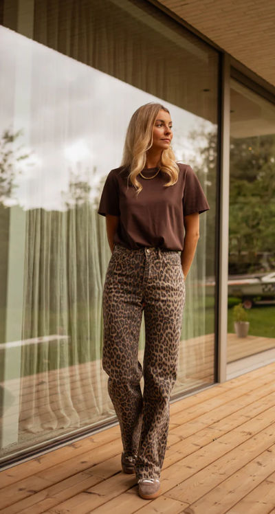 A woman wearing Easy Clothes t-shirt jane