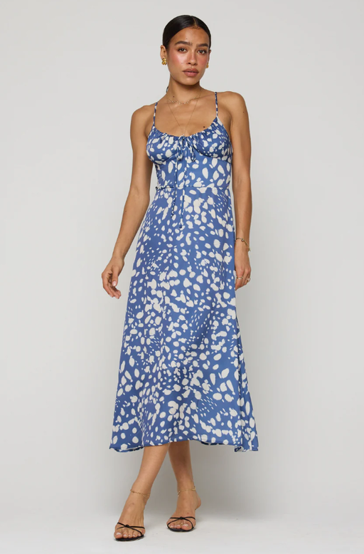 A woman wearing Resa​ kaitlyn midi in cove