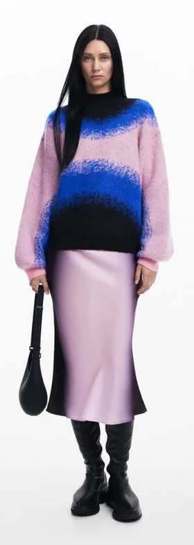 A woman wearing Desigual jersey degradado maitrepierre