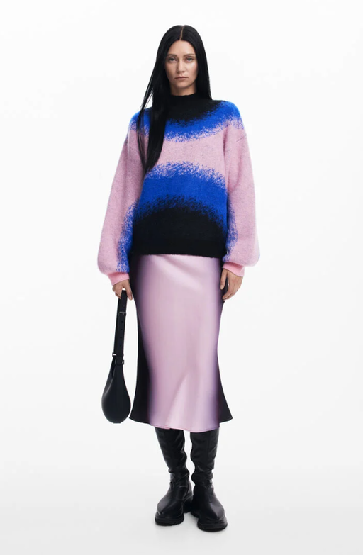 A woman wearing Desigual jersey degradado maitrepierre