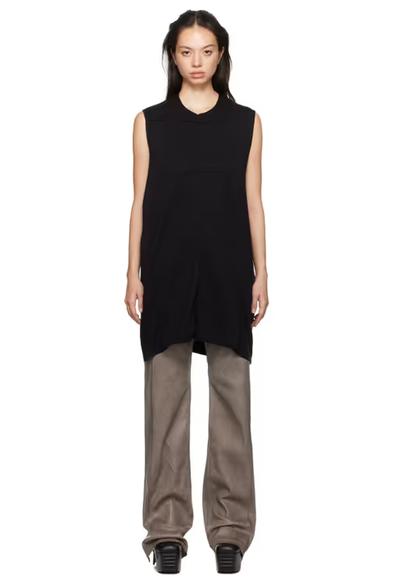 A woman wearing Rick Owens DRKSHDW black luxor sl tank top