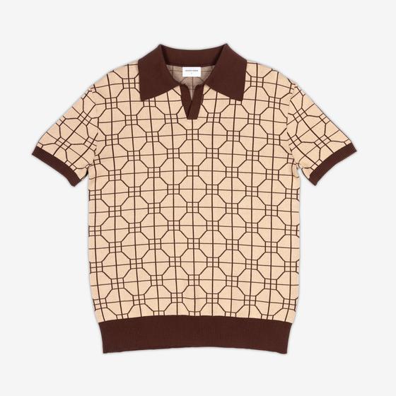 A cream and brown lattice-patterned AKASHI-KAMA knit polo shirt on a plain background